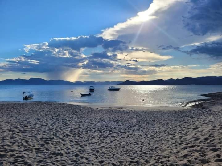 Chales Todo Azul Do Mar-Condominio! Карагуататуба Екстериор снимка
